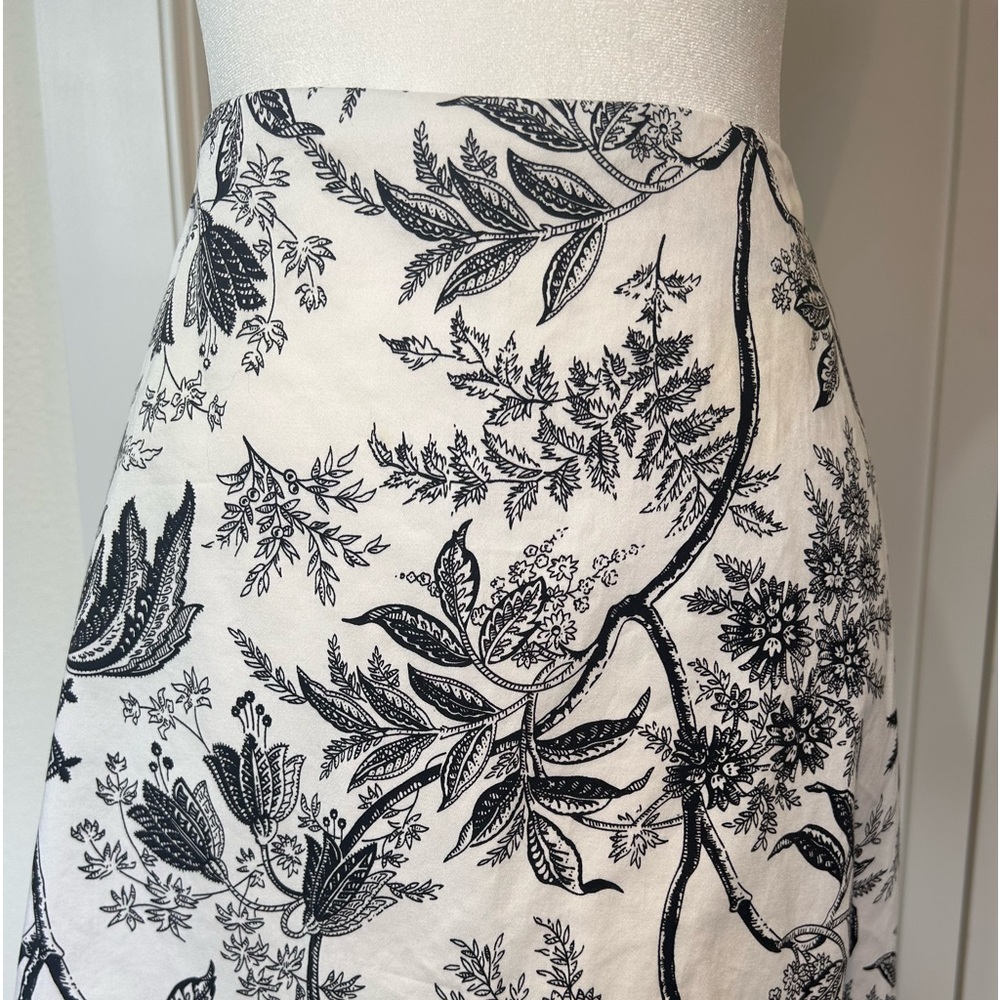 White and Black A- line skirt, size 4